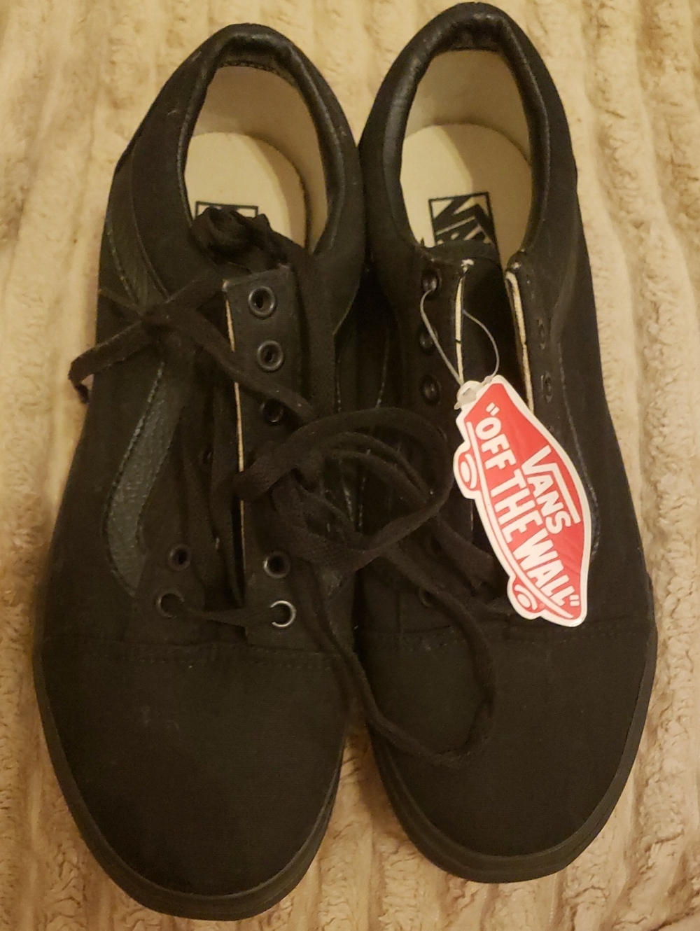 W 12/M 10.5 Vans Black Low-Top Canvas Sneakers with Off The Wall Tag